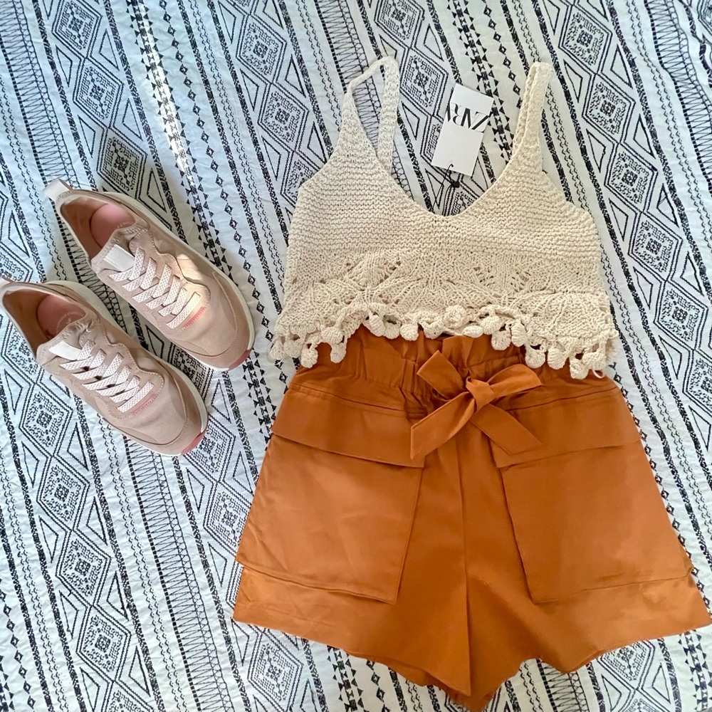 ZARA KNIT POM POM TOP SIZE M